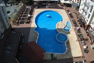 Piscina en el hotel Ucrania Palace, Evpatoria