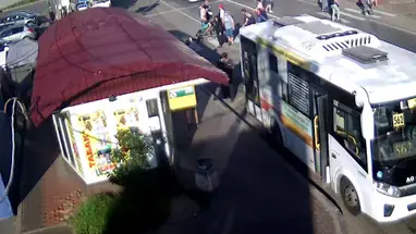 Trạm xe buýt "New Devyatkino - Main Street phát trực tiếp qua webcam