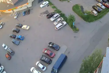 Estacionamento na Rua Ozernaya, 8, Novoe Devyatkino