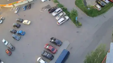 Ozernaya Caddesi, 8, Novoe Devyatkino'da park yeri canlı web kamerası