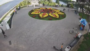 Viewpoint on Kotoroslnaya embankment, Yaroslavl Live Cam