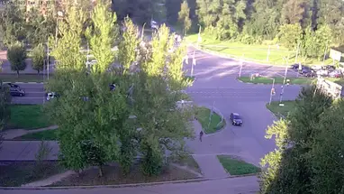 Skrzyżowanie Alei Leningradzkiej i ulicy E.Kolesowej kamera na żywo