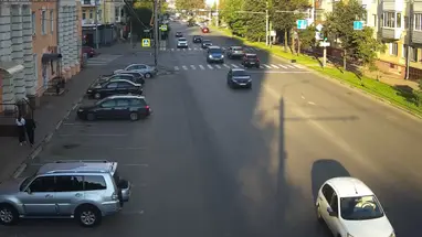 Skrzyżowanie ulic Bolszaja Oktyabrskaja i Pobeda kamera na żywo