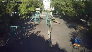 Spielplatz in der Demysheva-Straße 130, Ansicht 2, Jewpatoria Online-Webcam
