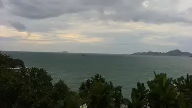 Blick auf den Berg Phra Tamnak Online-Webcam