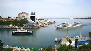 आर्टिलरी बे पियर, सेवस्तोपोल का दृश्य लाइव वेबकैम प्रसारण