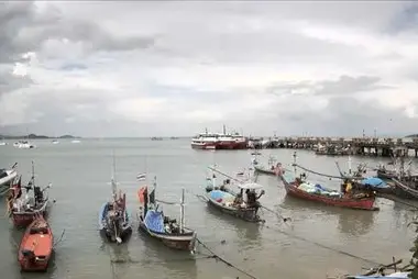 浮莲花，挽叻县