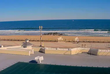 Beachfront North Mendirek, Long Branch