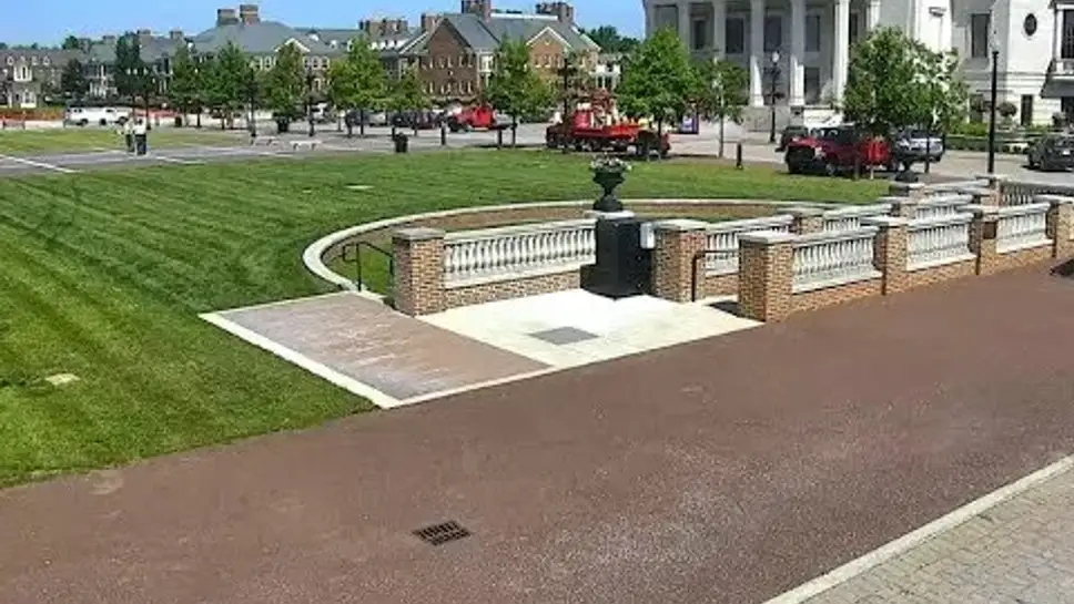 ライブカメラ カーメル アンフィシアター (インディアナ州)