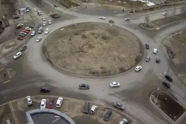 Ring at the intersection of Chapaev and Lenin streets, Nizhnevartovsk