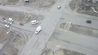 Kreuzung der Straßen Chapaev und Mira, Nischnewartowsk Online-Webcam