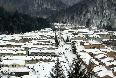 Китайский снежный город Сюэсян Кам