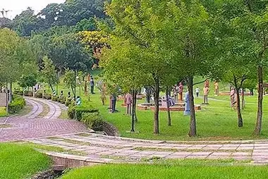 Cihu Memorial Sculpture Park