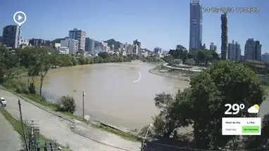 Fiume Itajaí-Açu Blumenau, Brasile webcam dal vivo