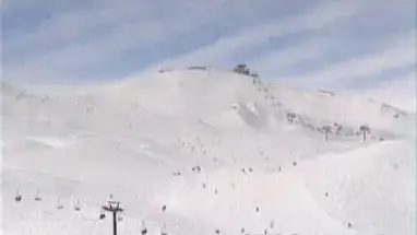 Una vista del comprensorio sciistico sopra La Daille webcam dal vivo
