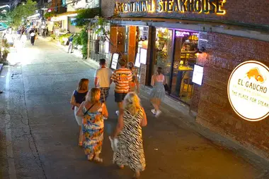 Fisherman's Village yaya sokağı