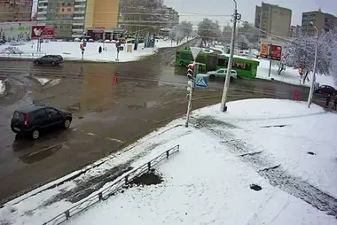 Webcam at the intersection of Gagarin and Maxim Gorky streets in Borisov