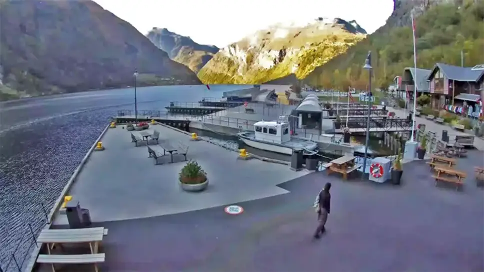 geiranger cruise port live webcam