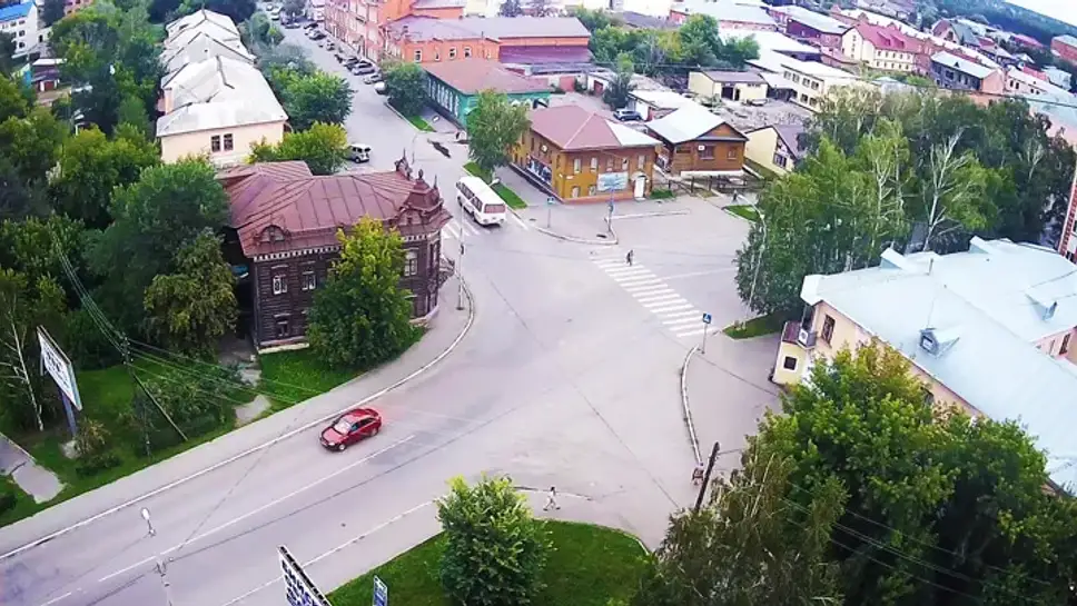 Веб камера томск река. Улица Гилева Бийск. Переулок Гилева Бийск. Льва Толстого Бийск. Камеры на улице Льва Толстого.