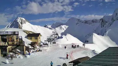 Gorki Gorod, altura 2.200 m, estação de esqui Krasnaya Polyana webcam ao vivo