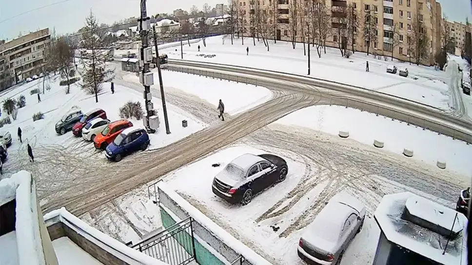 В реальном времени санкт. Пушкин сейчас веб камера. Веб камера на улице. Камеры во дворах городов прямой эфир. Трансляция веб камер на улицах.