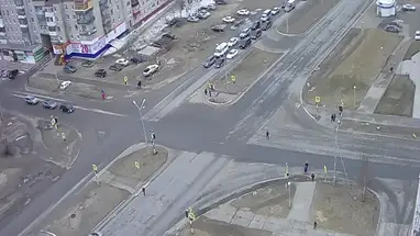 Ulice Crossroads International i Dzierżyńskiego, Niżniewartowsk kamera na żywo