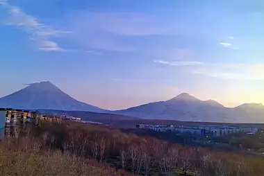 Webcam with a view of the volcanoes of Koryaksky, Avachinsky, Kozelsky