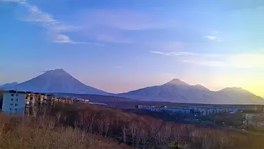 Volcanoes Koryaksky, Avachinsky, Kozelsky Live Cam