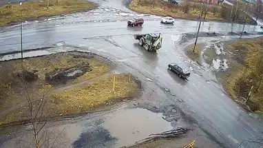 Cruce de carreteras Komsomolskaya y Octubre. cámara web en vivo