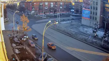 Crossroad of Krasnoarmeyskaya - 50 years of October Live Cam