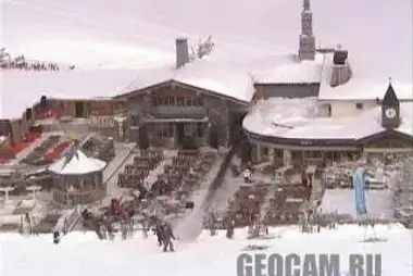 La Folie Douce 露台上的派对景观