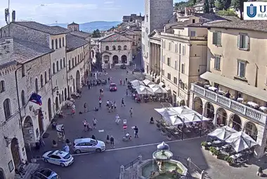 Webcam on Piazza del Comune in Assisi