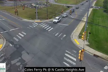 Coles Ferry Pike i North Castle Heights Avenue, Lebanon, TN