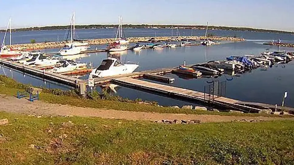 Live cam Madison Barracks Marina