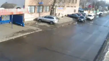 Kruispunt van de straten Magistralnaya en Berezovaya, Astrachan online-webcam