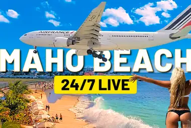 Uitzicht op de luchthaven van Maho Beach