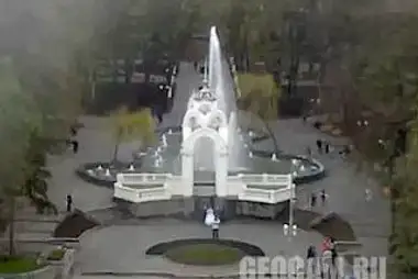 "Mirror stream" fountain webcam
