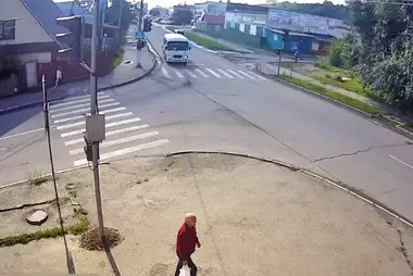 Webcam at the crossroads of Revolution/Moprovsky, Biysk