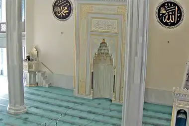 Webcam in the prayer hall of the Moscow Cathedral Mosque