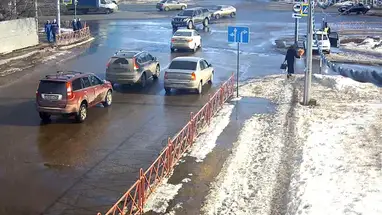 मोस्कोवस्की प्रॉस्पेक्ट और सिलिकेट हाईवे का चौराहा लाइव वेबकैम प्रसारण