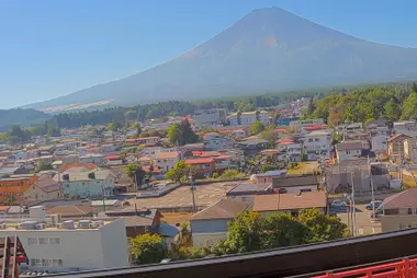 Dachterrasse am Bahnhof Fujisan, Fujiyoshida