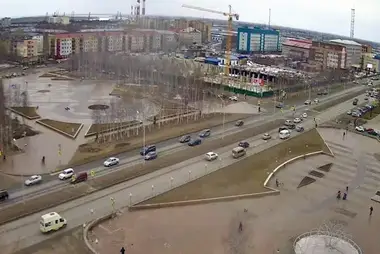 Webcam at Neftyanikov Square