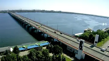 Веб-камера Вид на Центральный «Новый» мост в Днепропетровске. в реальном времени