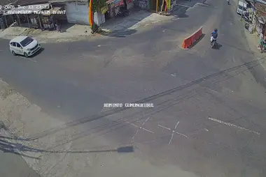 Перекрёсток у администрации района, Нгавен