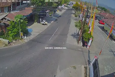 Cruce de la oficina del distrito de Nglipar, oeste