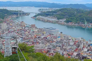 Canal de Onomichi visto do monte Senkoji