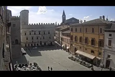 Webcam on Piazza del Popolo, Todi, Italy