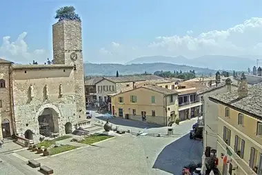 Webcam on John Fitzgerald Kennedy Square, Spello, Italy