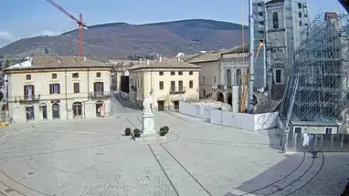 Quảng trường San Benedetto, Norcia phát trực tiếp qua webcam
