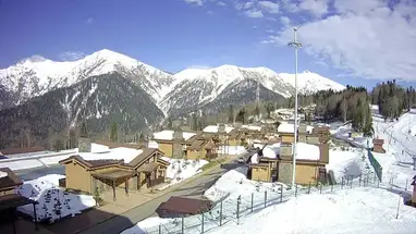 Polyana 1389 Hotel und Spa“, Krasnaja Poljana Online-Webcam